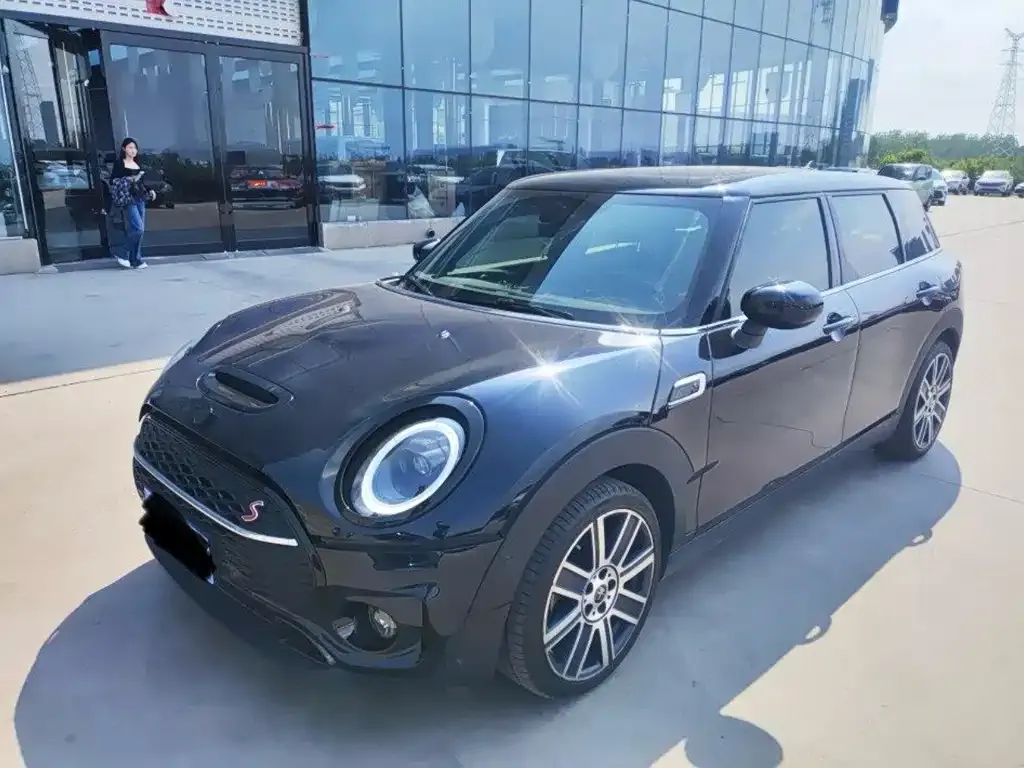 MINI Clubman — фото 1