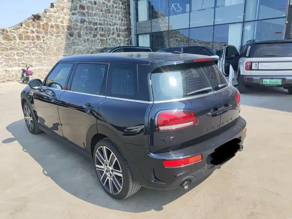MINI Clubman — фото 3