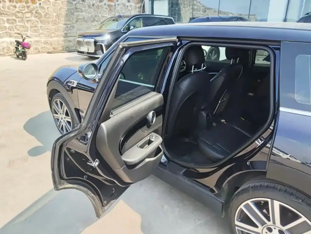 MINI Clubman — фото 5