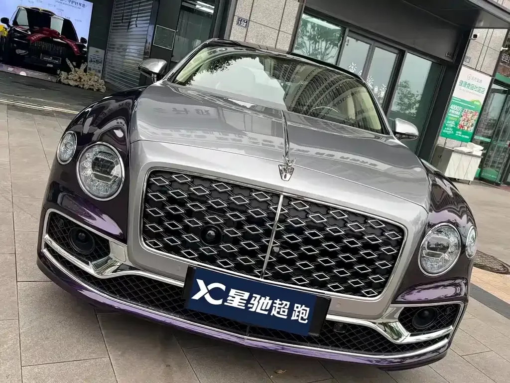 Bentley Flying Spur — фото 1