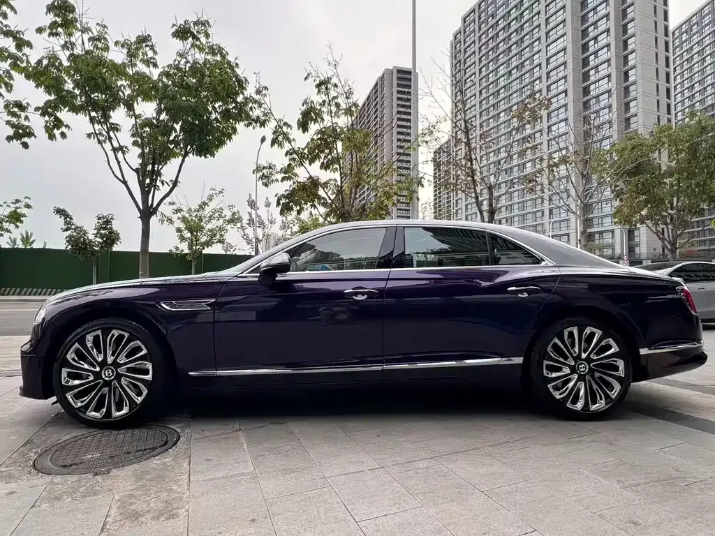 Bentley Flying Spur — фото 6