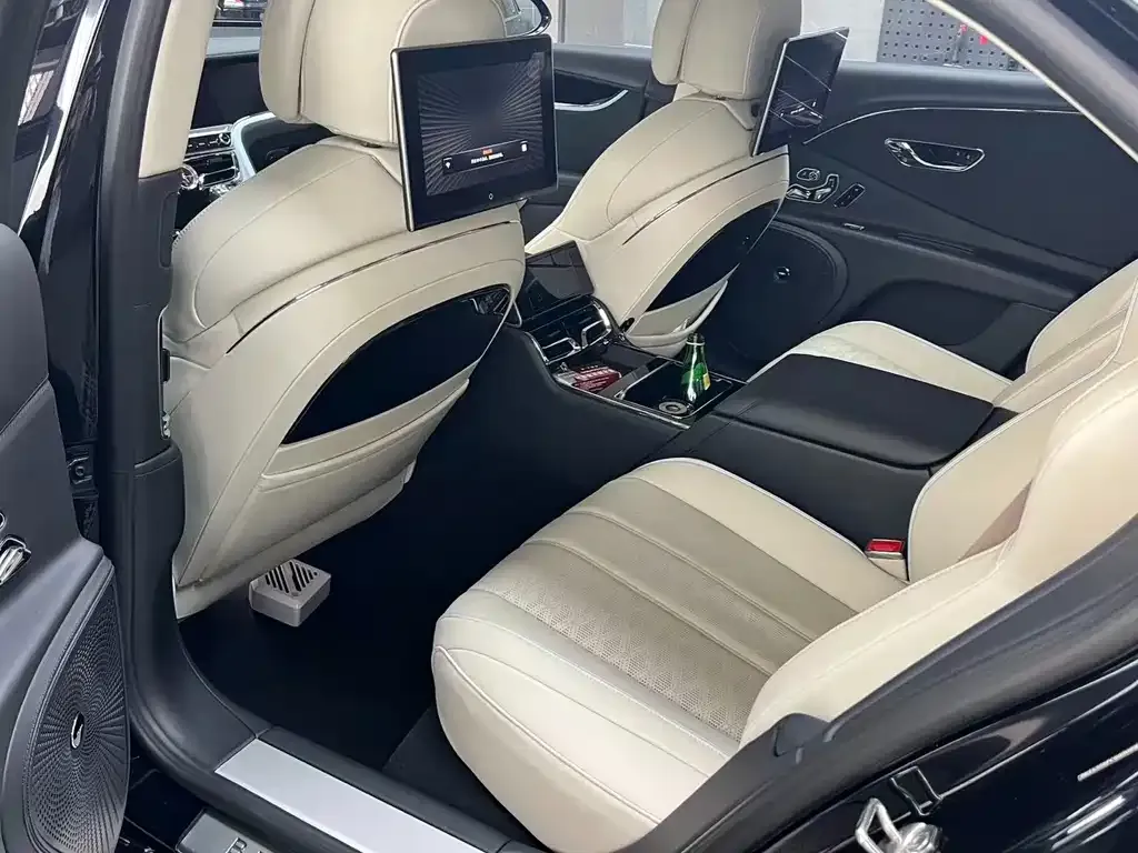 Bentley Flying Spur — фото 2