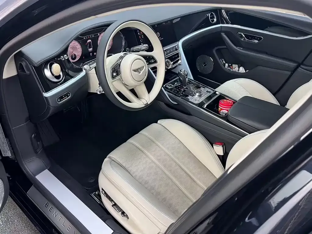 Bentley Flying Spur — фото 4