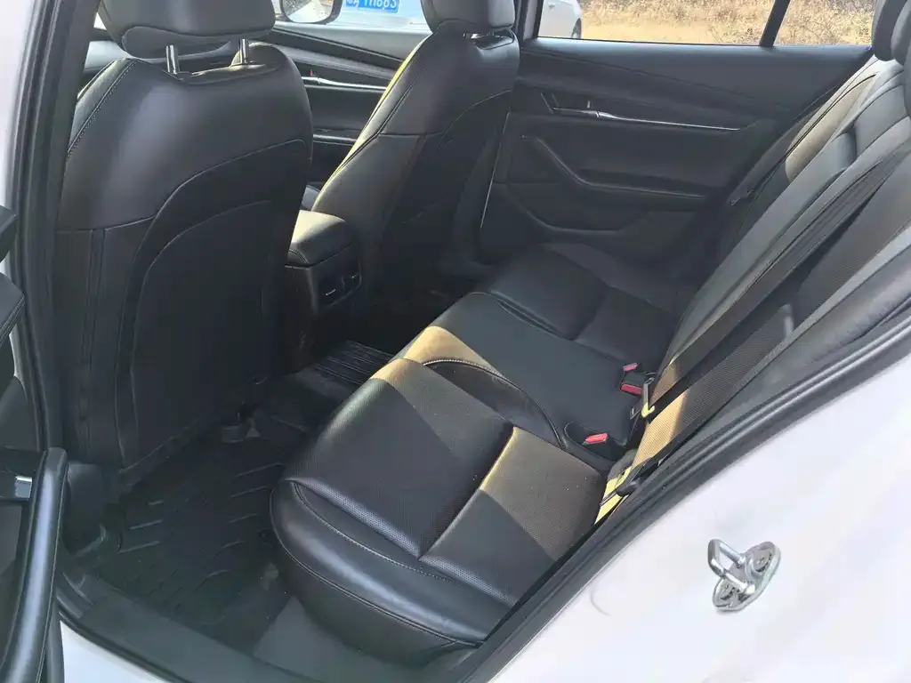 Mazda 3 Axela 2021 из CN, фото 2