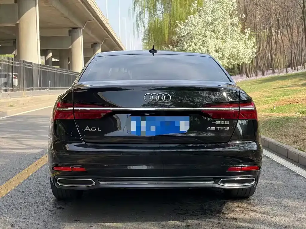 Audi A6L — фото 5
