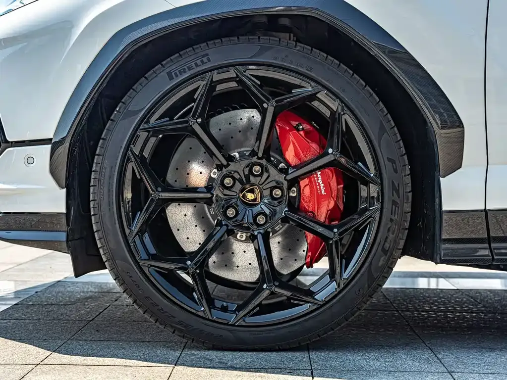 Lamborghini Urus — фото 3