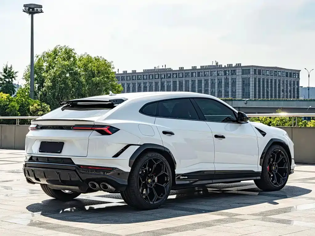 Lamborghini Urus — фото 5