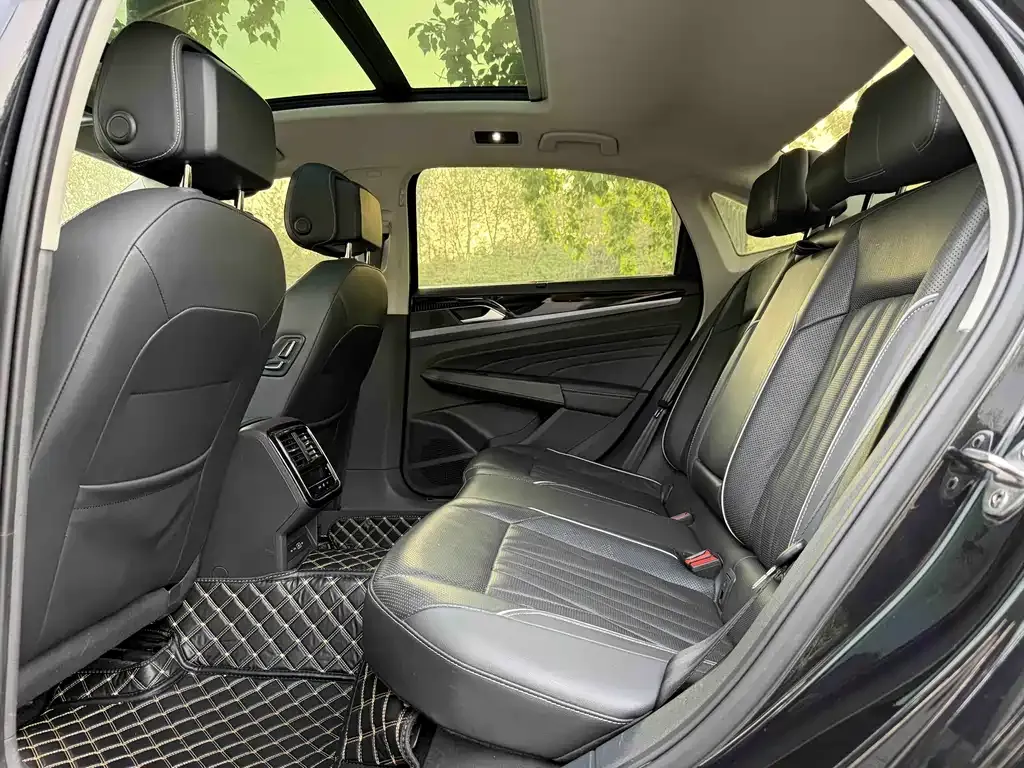 Volkswagen Passat 2021 из CN, фото 7