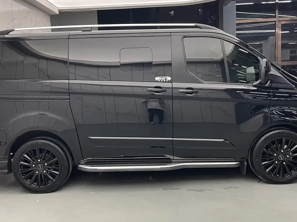 Ford Tourneo 2023 из CN, фото 9