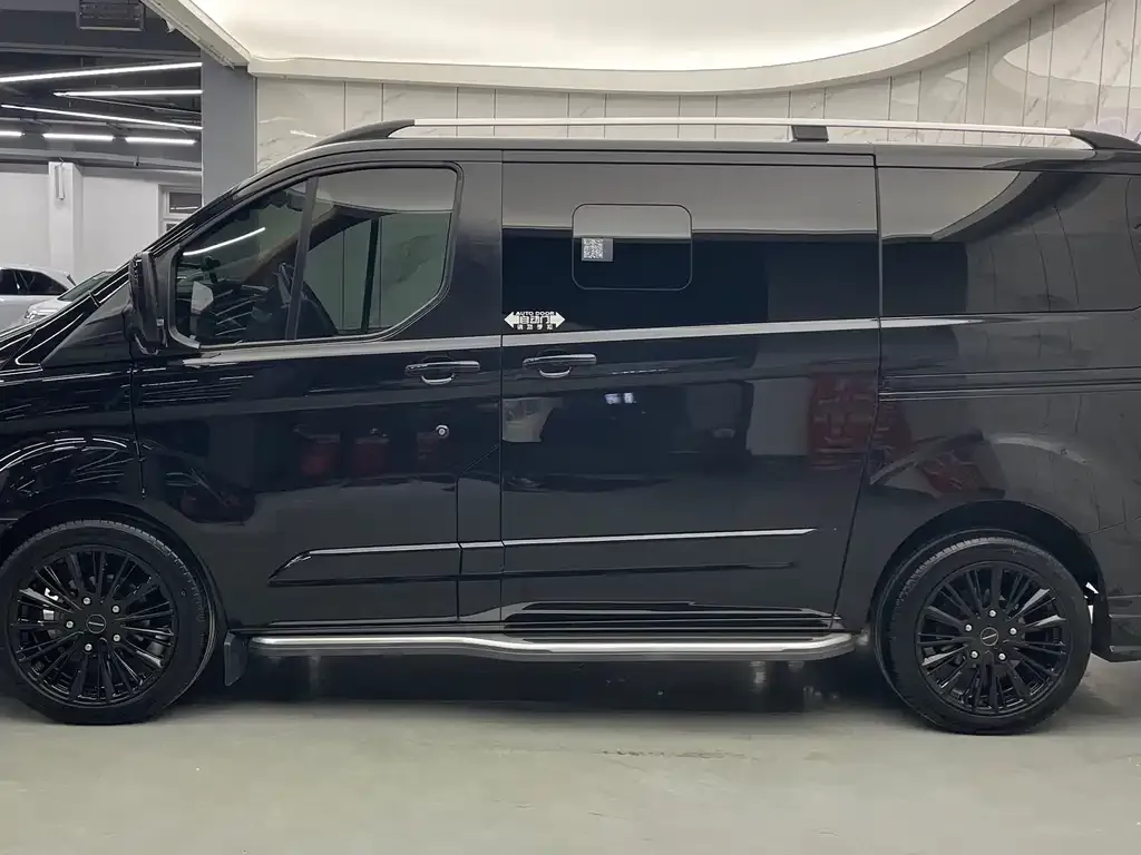 Ford Tourneo 2023 из CN, фото 2