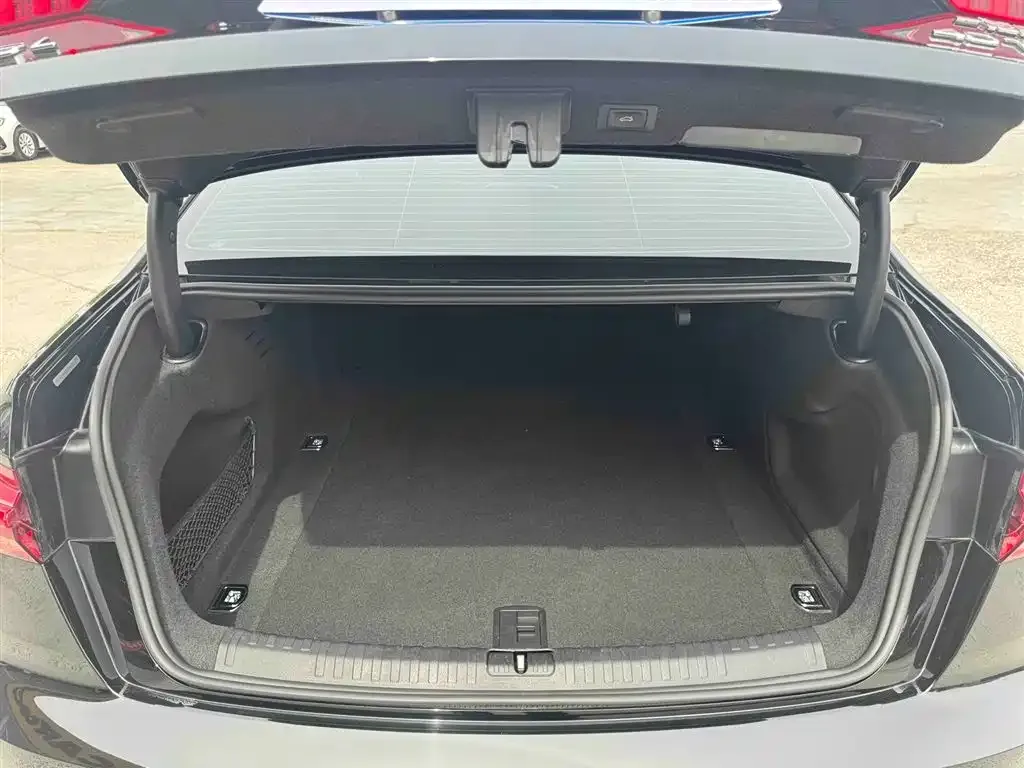 Audi A6L 2021 из CN, фото 7