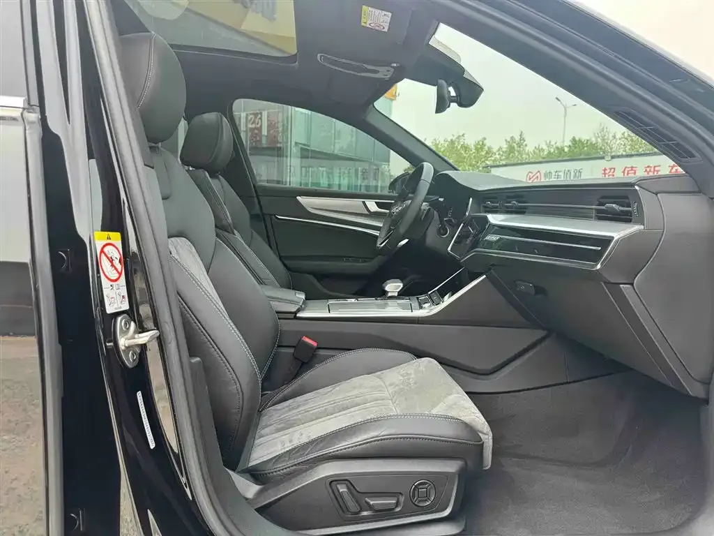Audi A6L 2021 из CN, фото 10