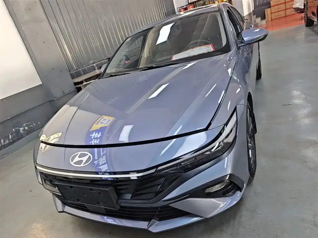 Hyundai Elantra — фото 3