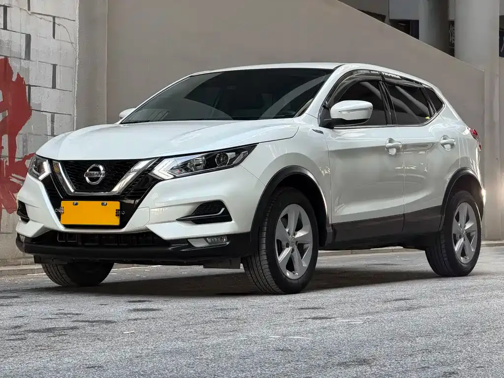 Nissan Qashqai — фото 1