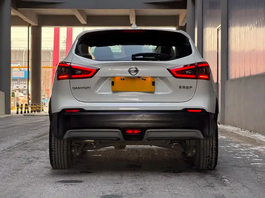 Nissan Qashqai — фото 9