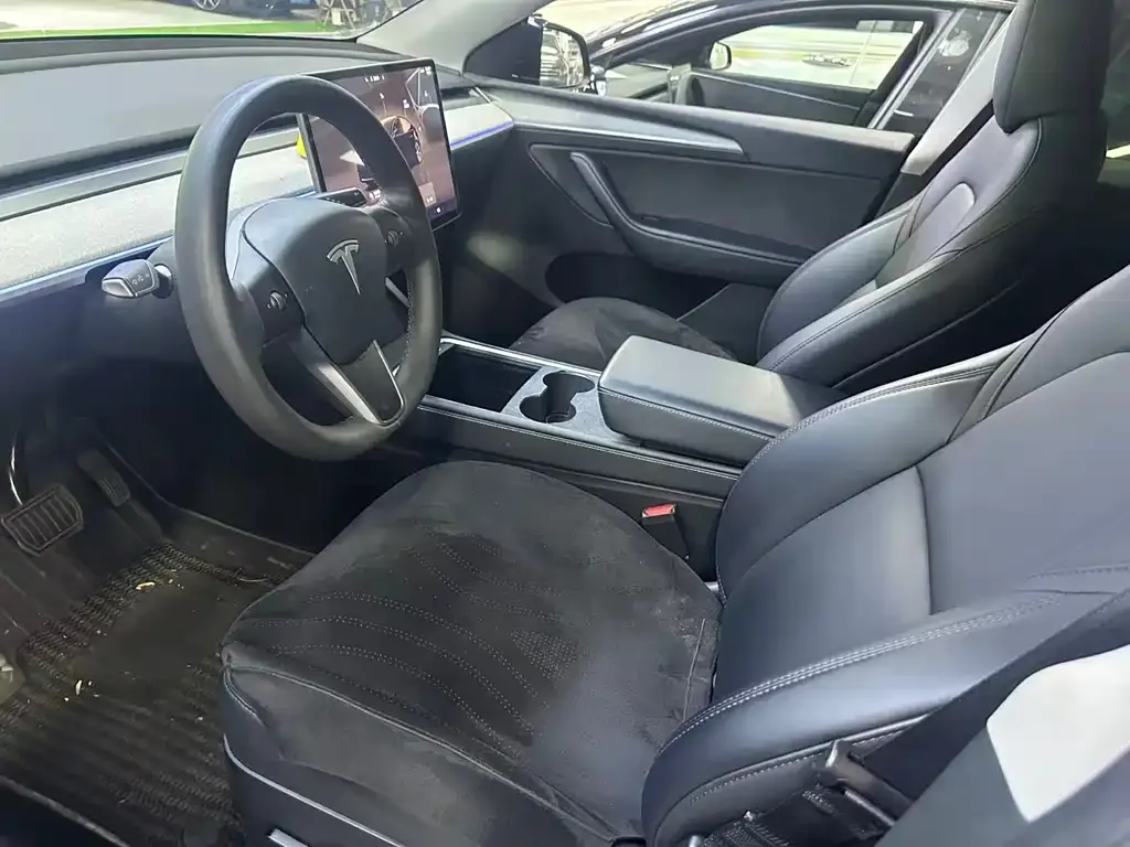 Tesla Model Y — фото 4