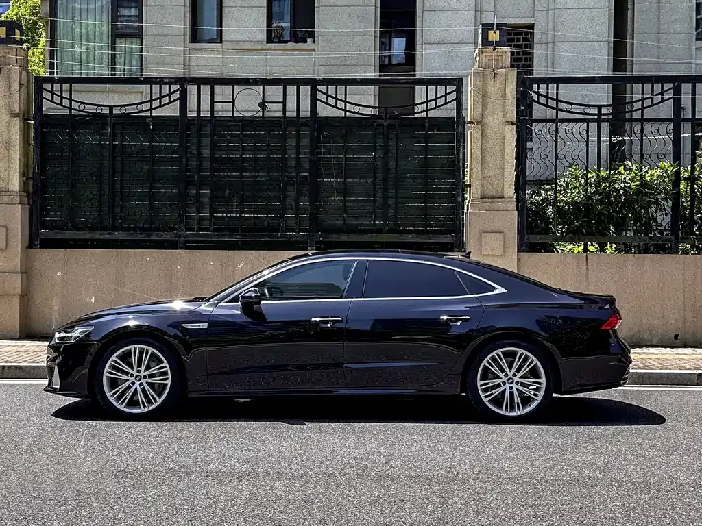 Audi A7L — фото 9
