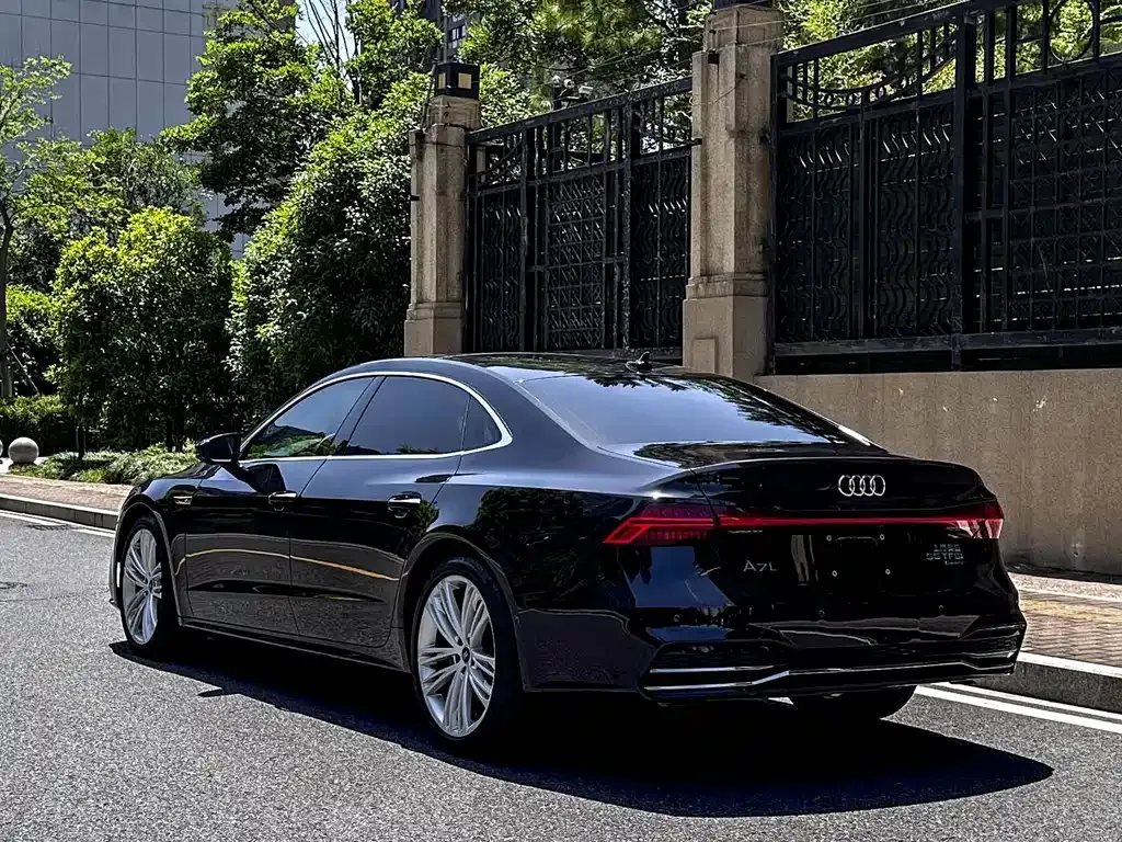 Audi A7L — фото 8
