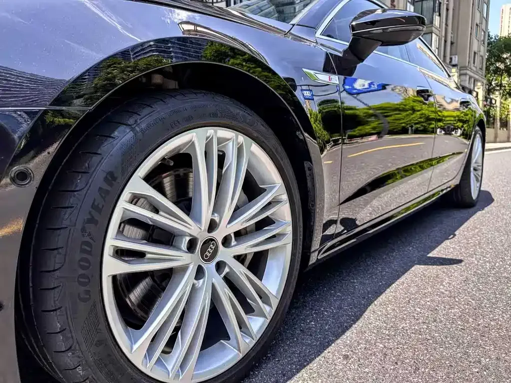 Audi A7L — фото 3