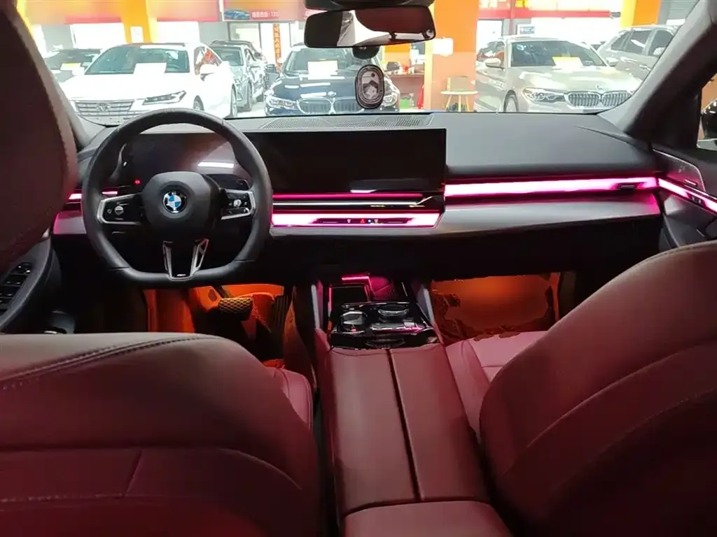 BMW 5 Series 2025 из CN, фото 8