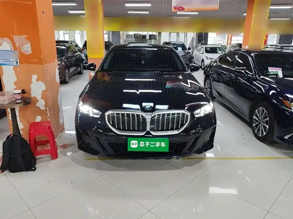BMW 5 Series 2025 из CN, фото 9