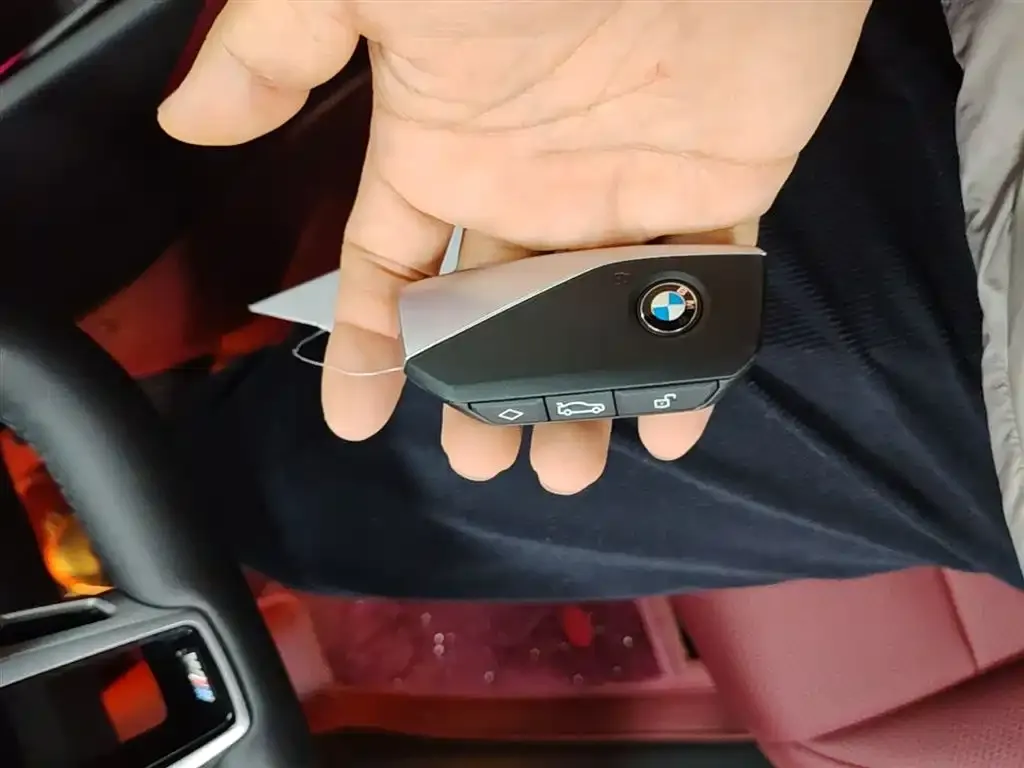 BMW 5 Series 2025 из CN, фото 2