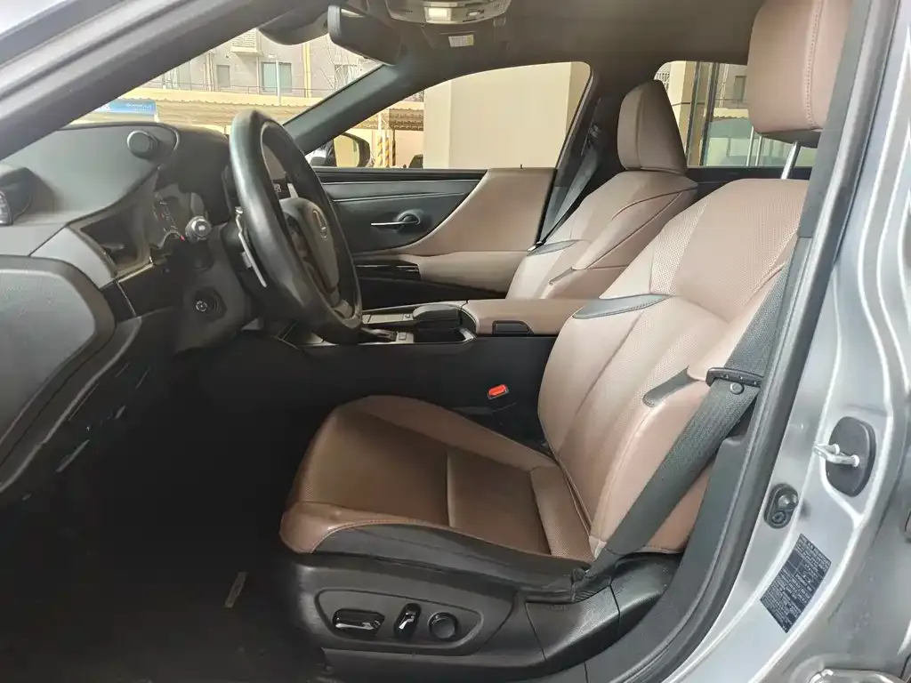 Lexus ES 2022 из CN, фото 8