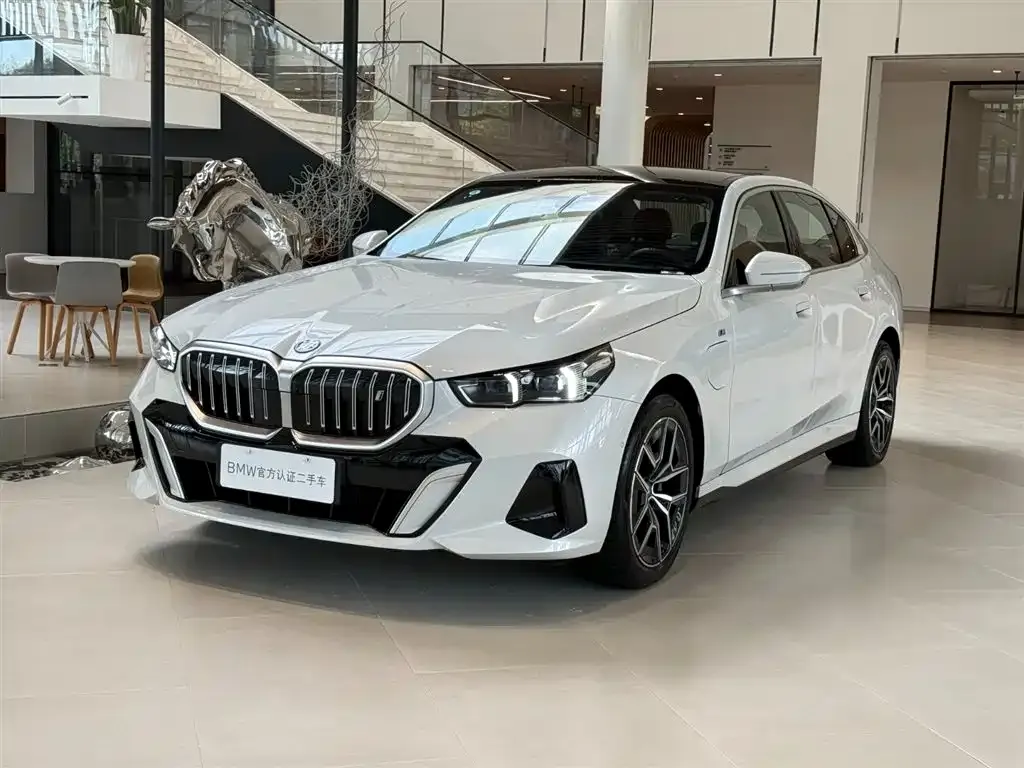 BMW i5 — фото 1