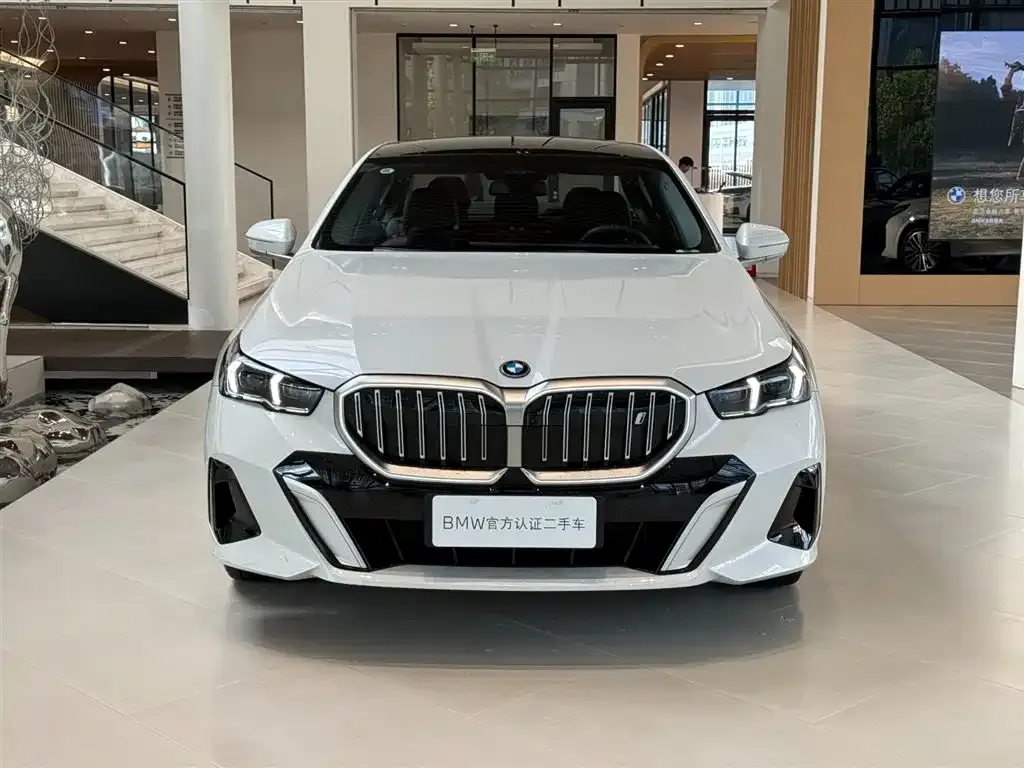 BMW i5 — фото 3