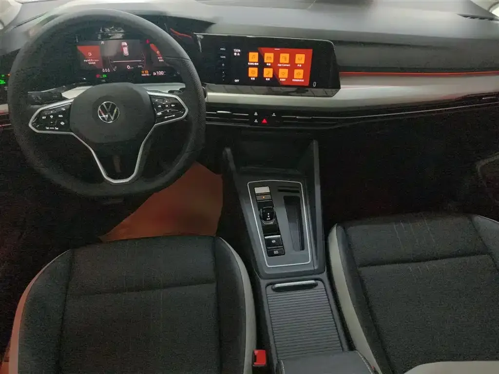 Volkswagen Golf 2024 из CN, фото 7