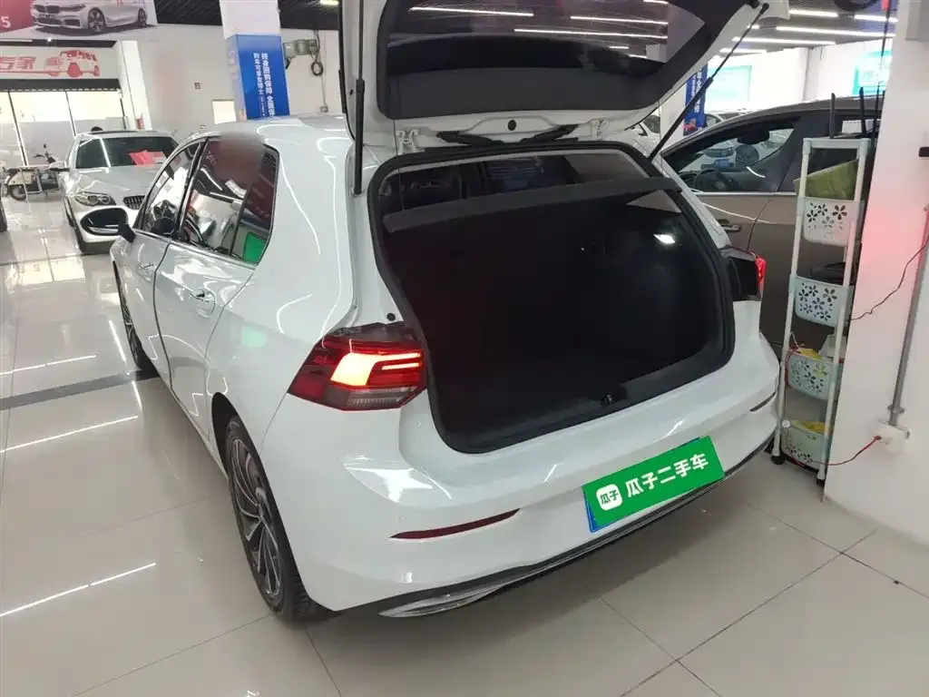 Volkswagen Golf 2024 из CN, фото 4