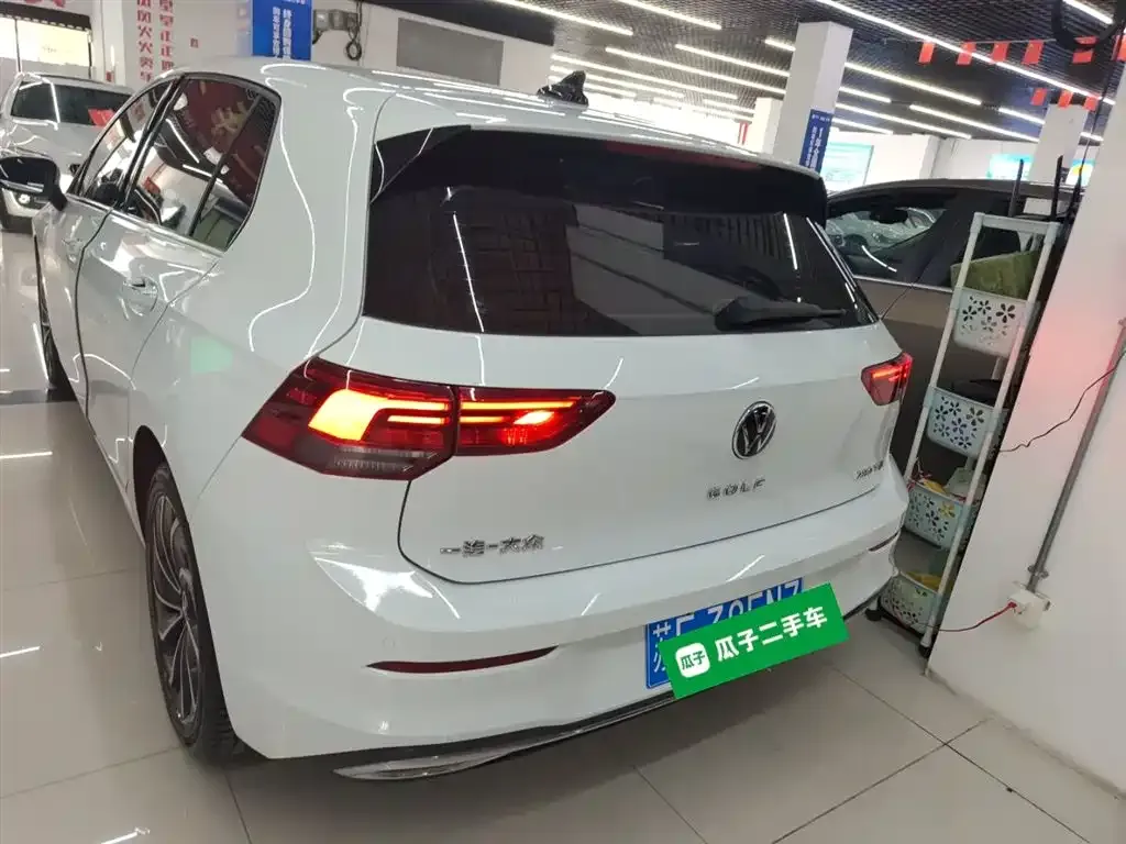 Volkswagen Golf 2024 из CN, фото 9