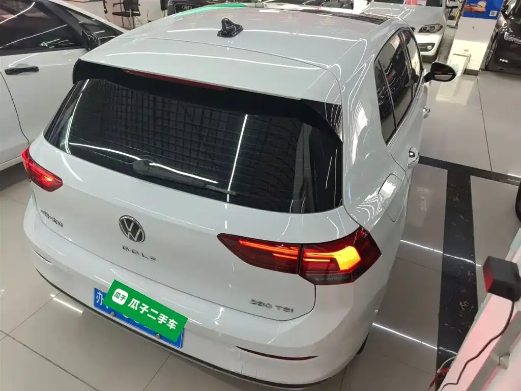 Volkswagen Golf 2024 из CN, фото 10