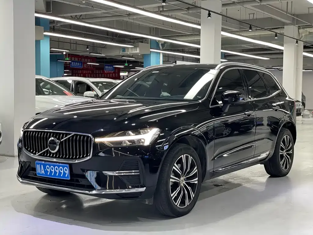 Volvo XC60 — фото 1