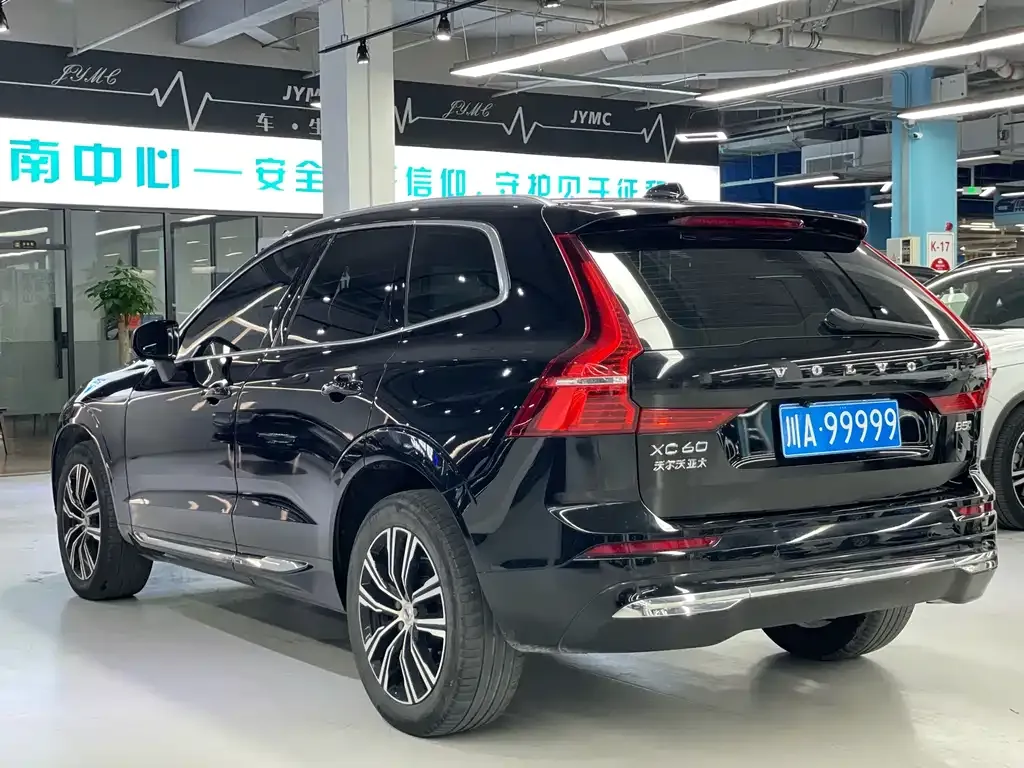 Volvo XC60 — фото 4