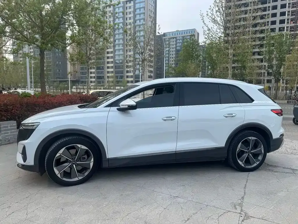 Audi Q5 e-tron 2022 из CN, фото 5