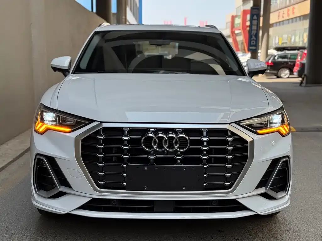 Audi Q3 — фото 5