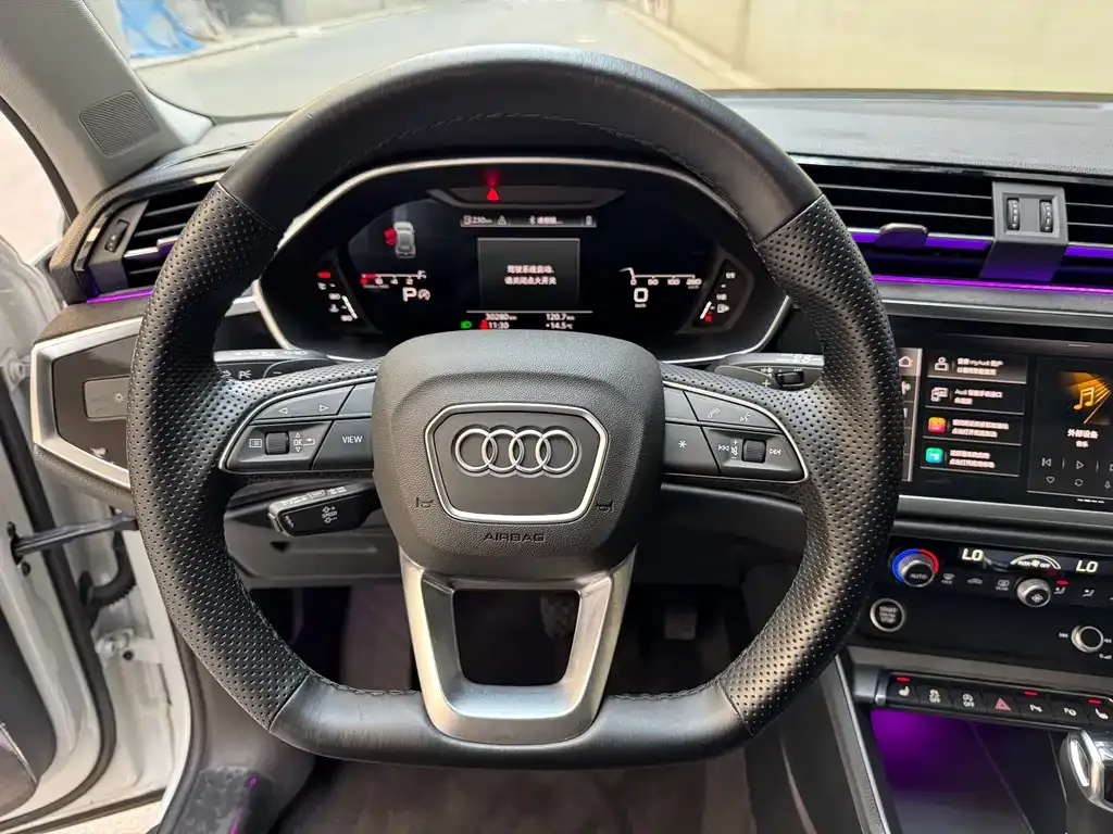 Audi Q3 — фото 3