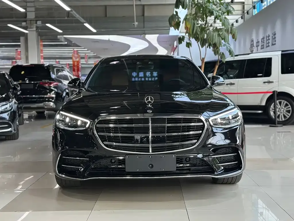 Mercedes-Benz S-Class — фото 1
