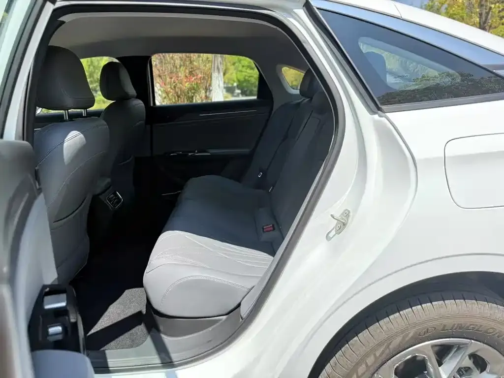 Geely Galaxy L6 2026 из CN, фото 6