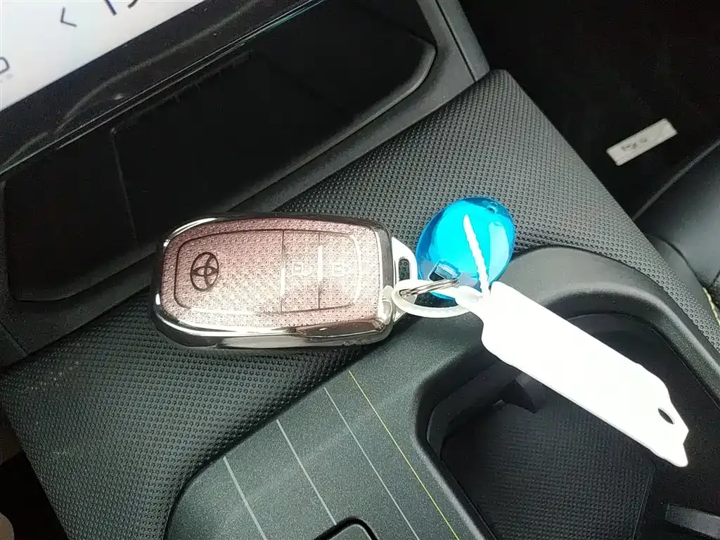 Toyota bZ5 2025 из CN, фото 8