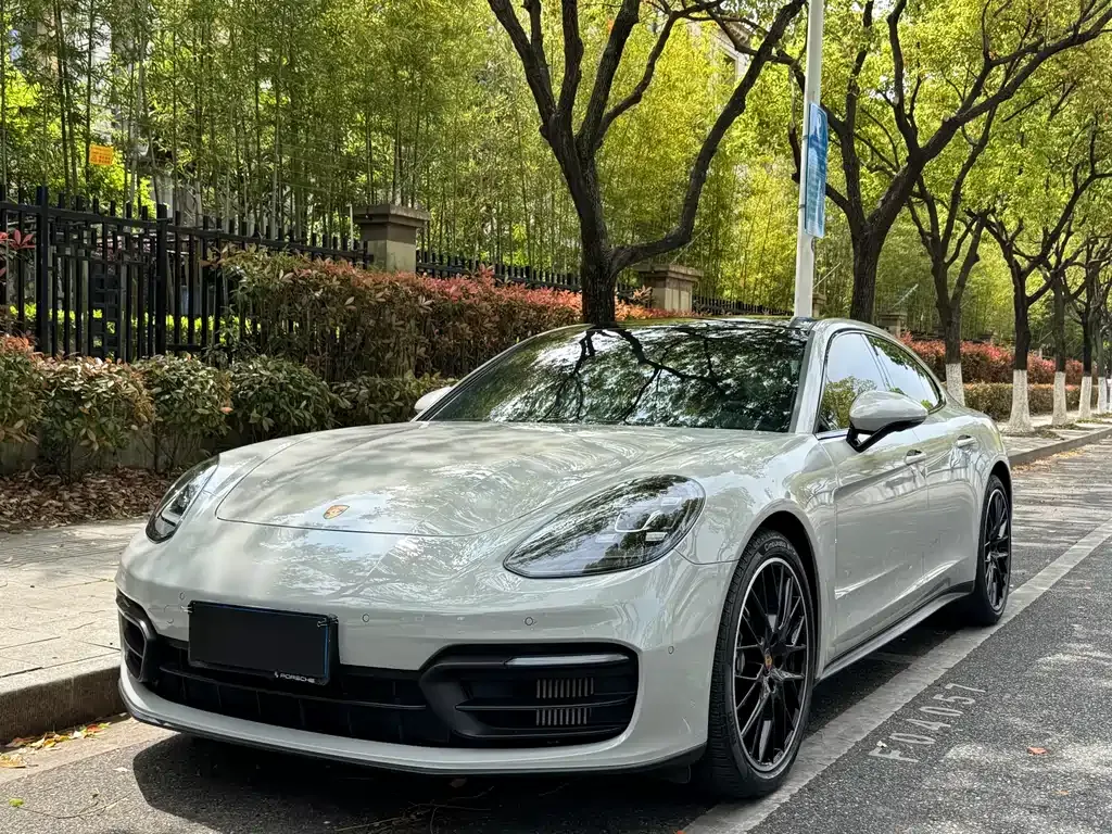 Porsche Panamera — фото 1