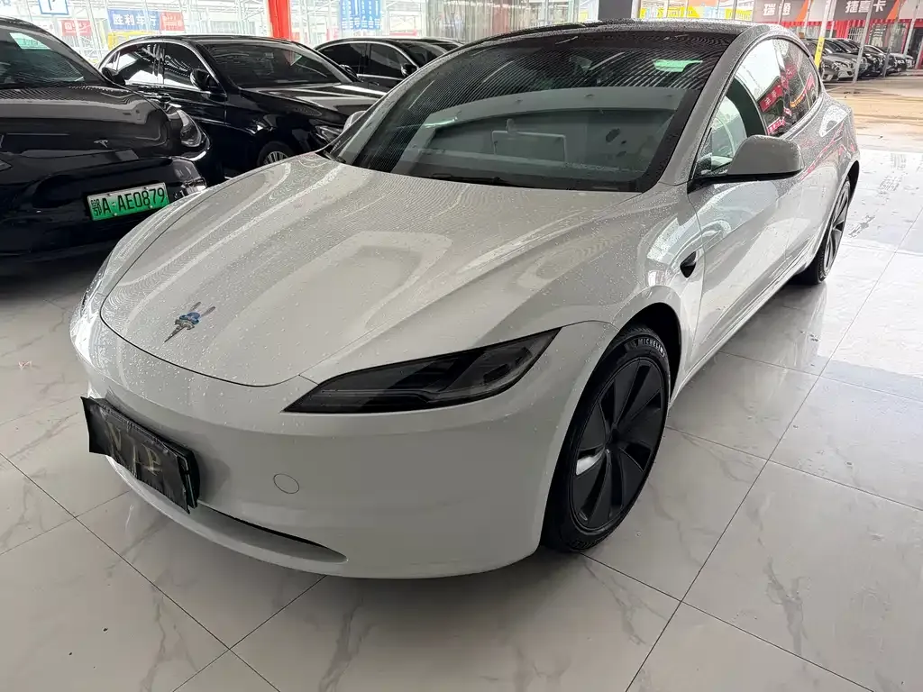 Tesla Model 3 — фото 1