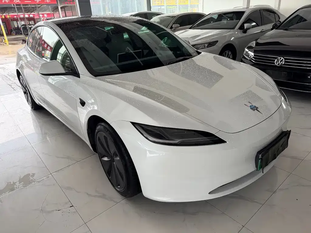 Tesla Model 3 — фото 4
