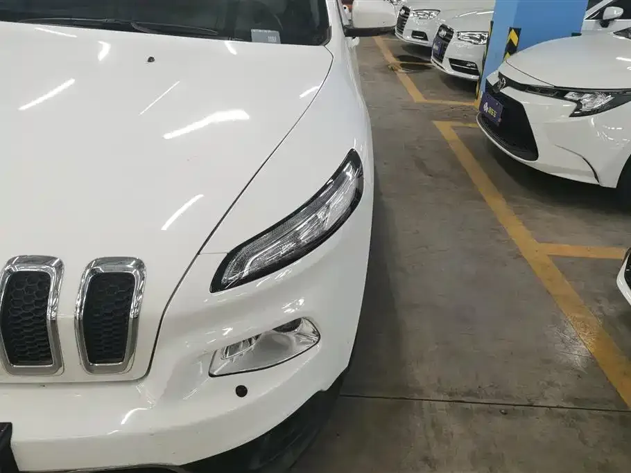 Jeep Cherokee 2021 из CN, фото 2