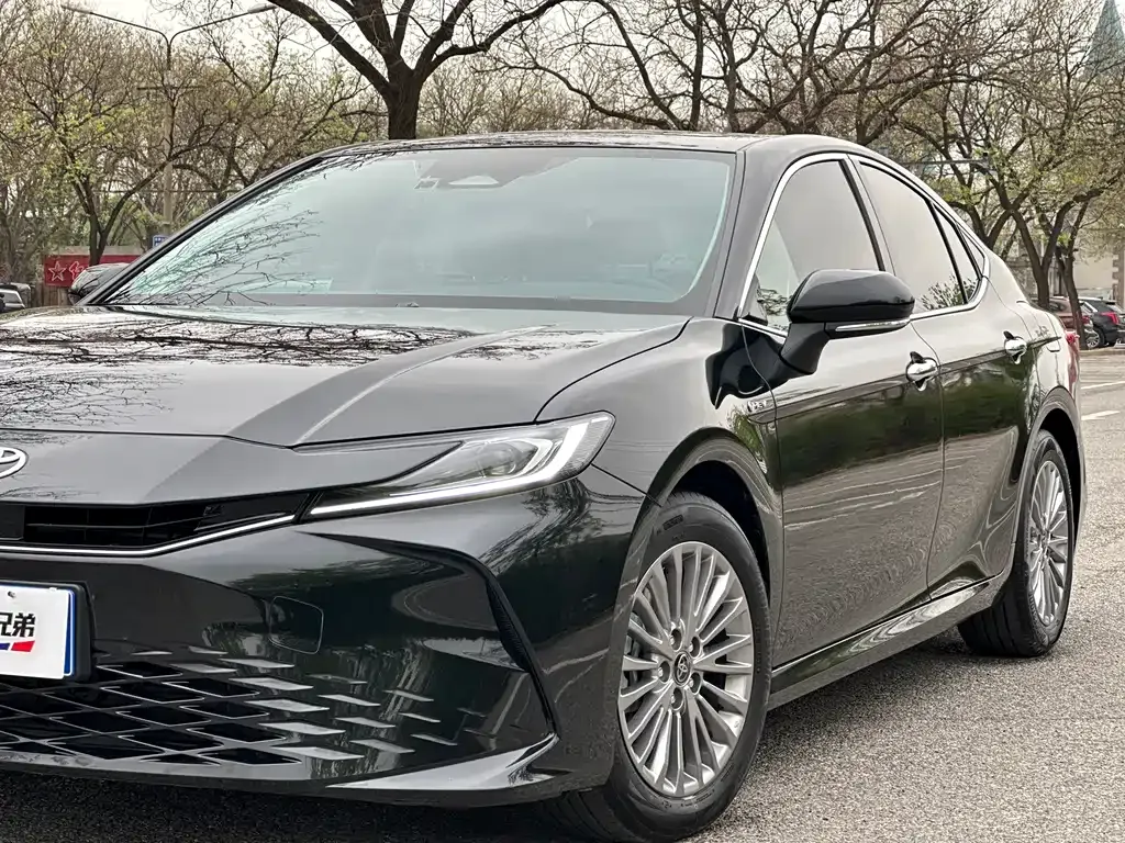 Toyota Camry — фото 7