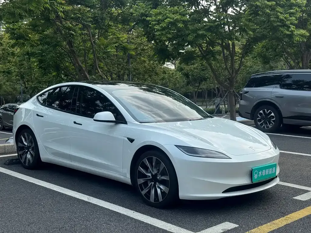 Tesla Model 3 — фото 9