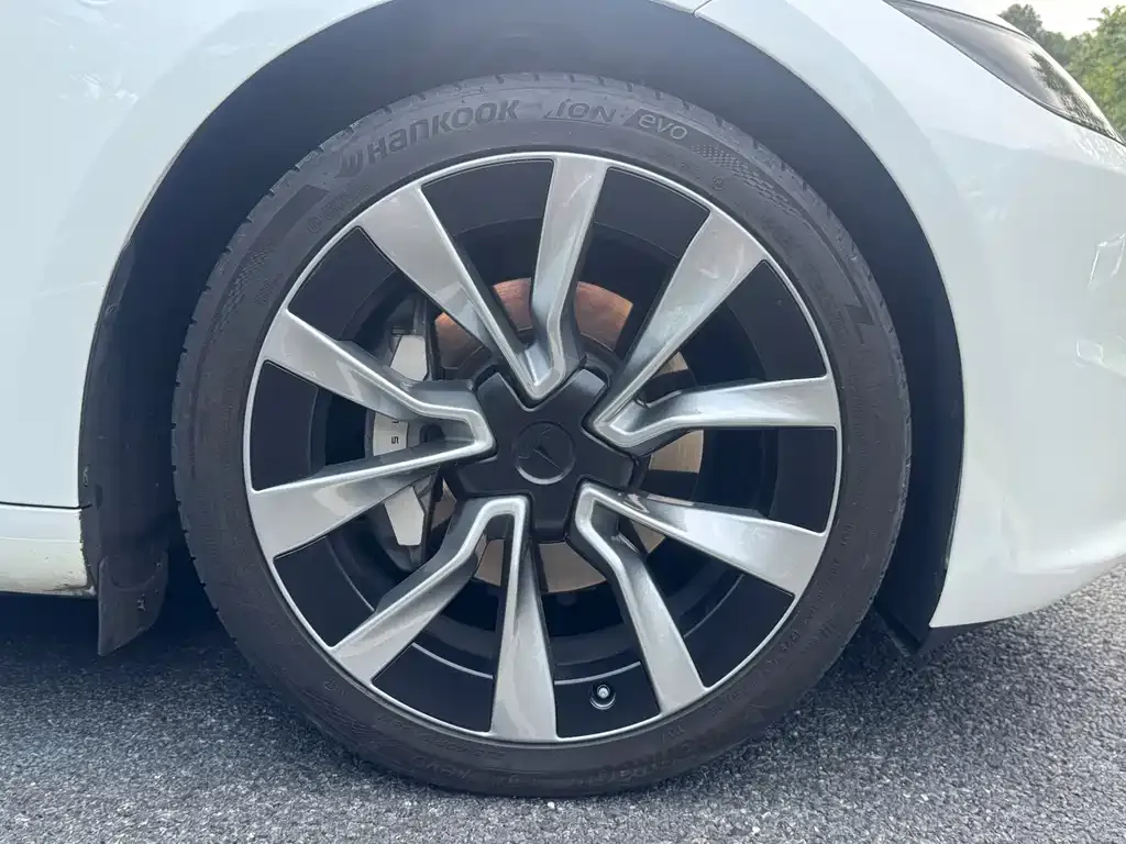 Tesla Model 3 — фото 6