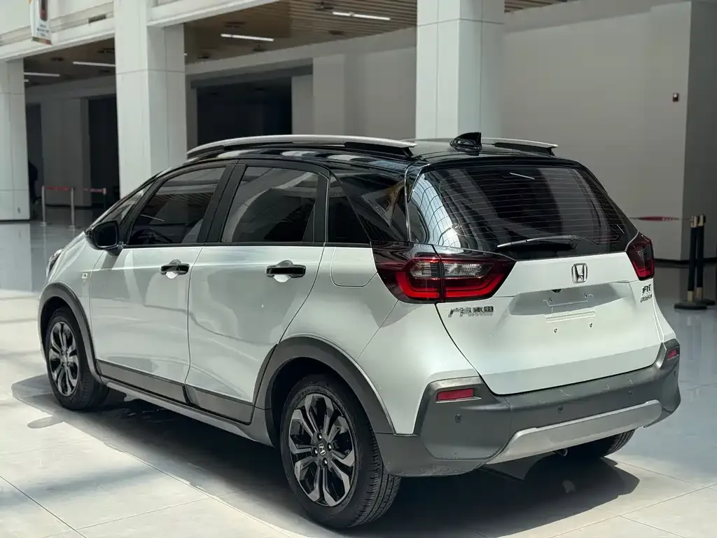Honda Fit — фото 10