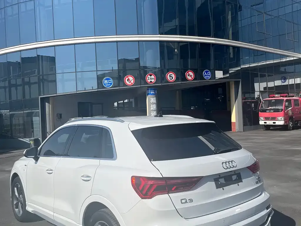 Audi Q3 — фото 5